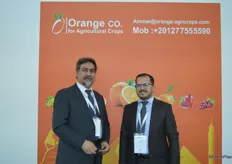 Ibrahim e Ammar Salam di Orange Co. esportano principalmente arance dall'Egitto (Ibrahim and Ammar Salam from Orange Co. mainly export oranges from Egypt).